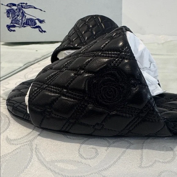 Burberry Quilted Slide Sandal. Ladies 8.5 - Picture 9 of 16